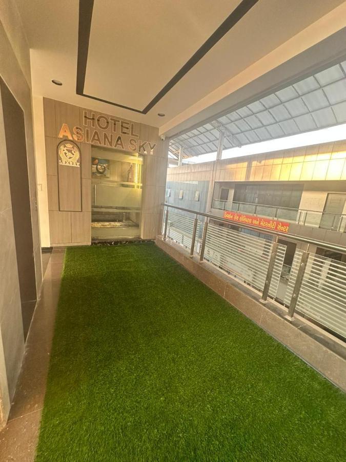 Hotel Asiana Sky Motera أحمد أباد المظهر الخارجي الصورة