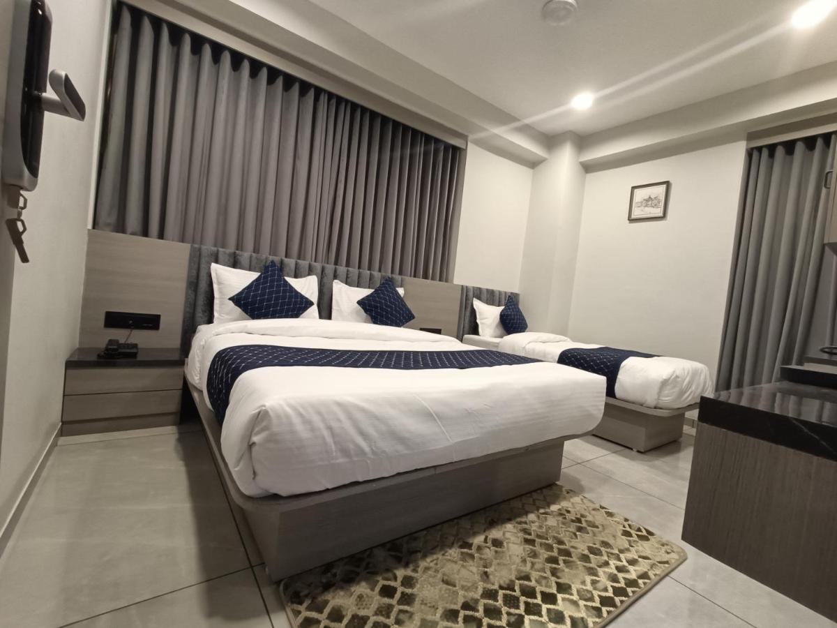 Hotel Asiana Sky Motera أحمد أباد المظهر الخارجي الصورة